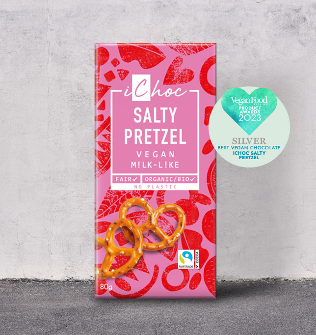 Die vegane Schokoladensorte Salty Pretzel von iChoc ist bio- und fairtrade-zertifiziert und hat 2023 den Vegan Food Product Award in Silber gewonnen.